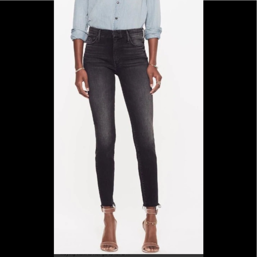 MOTHER LOOKER ANKLE FRAY SKINNY JEAN IN NIGHTHAWK